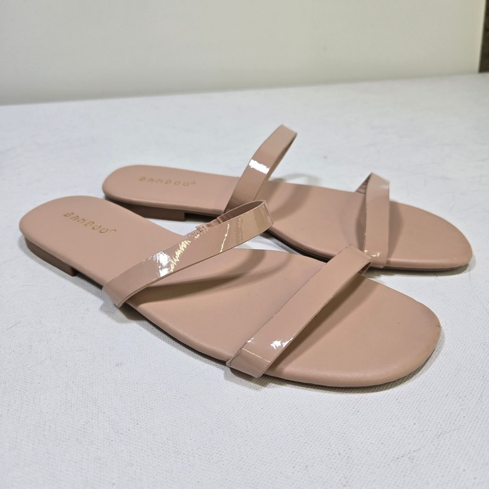 Bamboo Eclipse-21 Sandals Womens 8.5 Nude Patent Double Strap Flat Slide Shoes